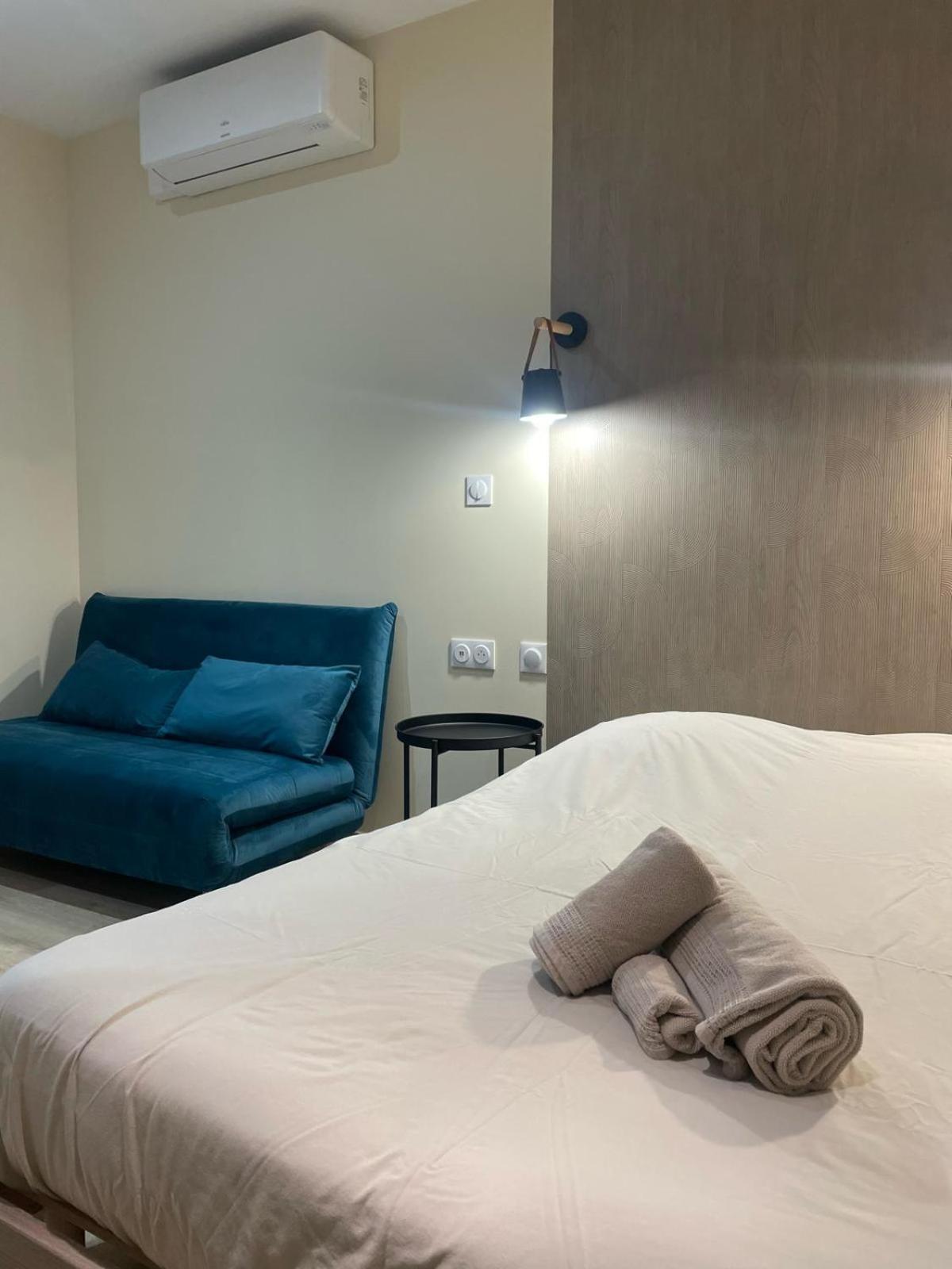 La Chapelle Apartment Bourges Bagian luar foto