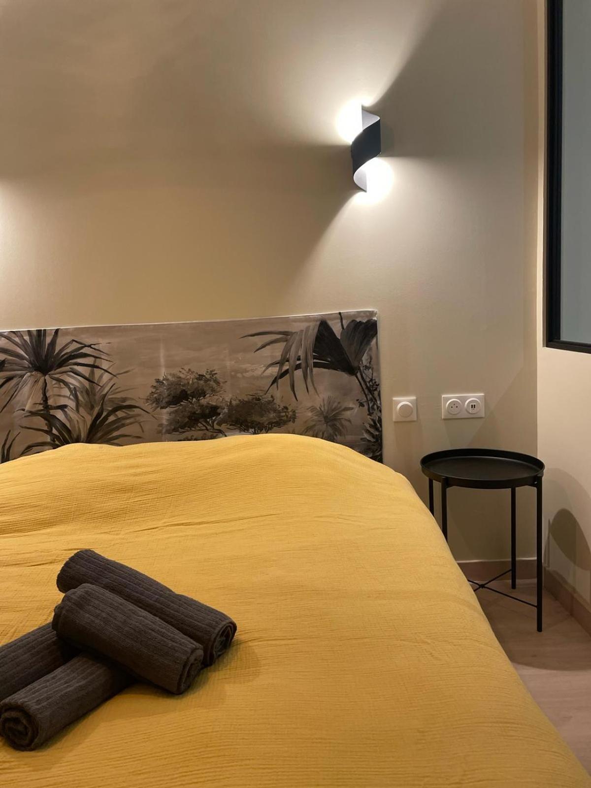 La Chapelle Apartment Bourges Bagian luar foto