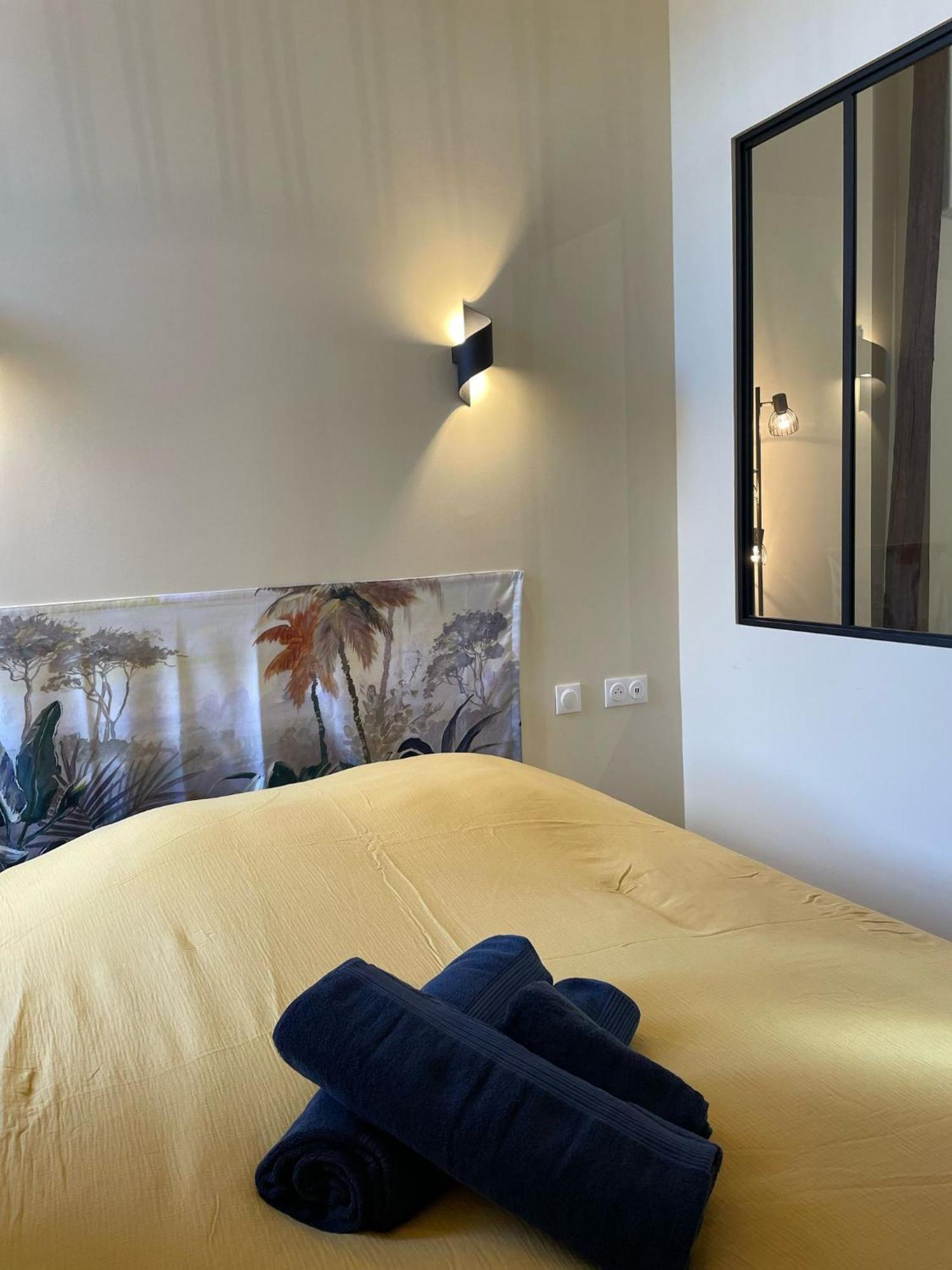 La Chapelle Apartment Bourges Bagian luar foto